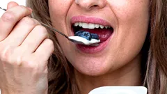 Nutricionistas: como consumir iogurte corretamente para obter o máximo benefício